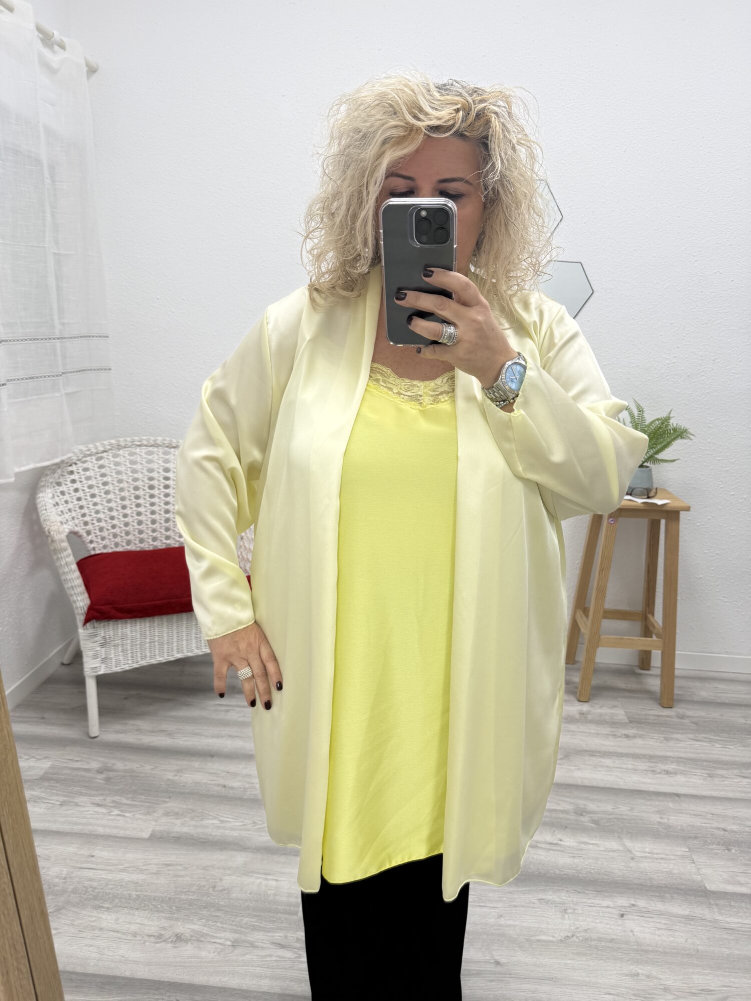Kimono raso amarillo