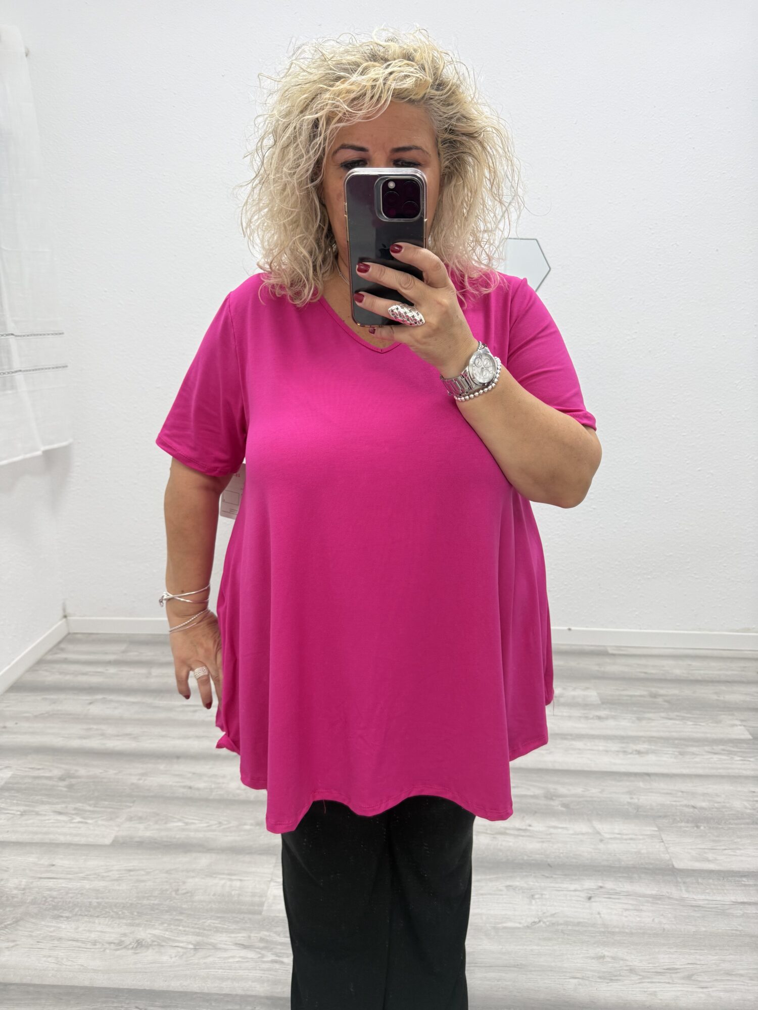 Camiseta manga corta pico fucsia