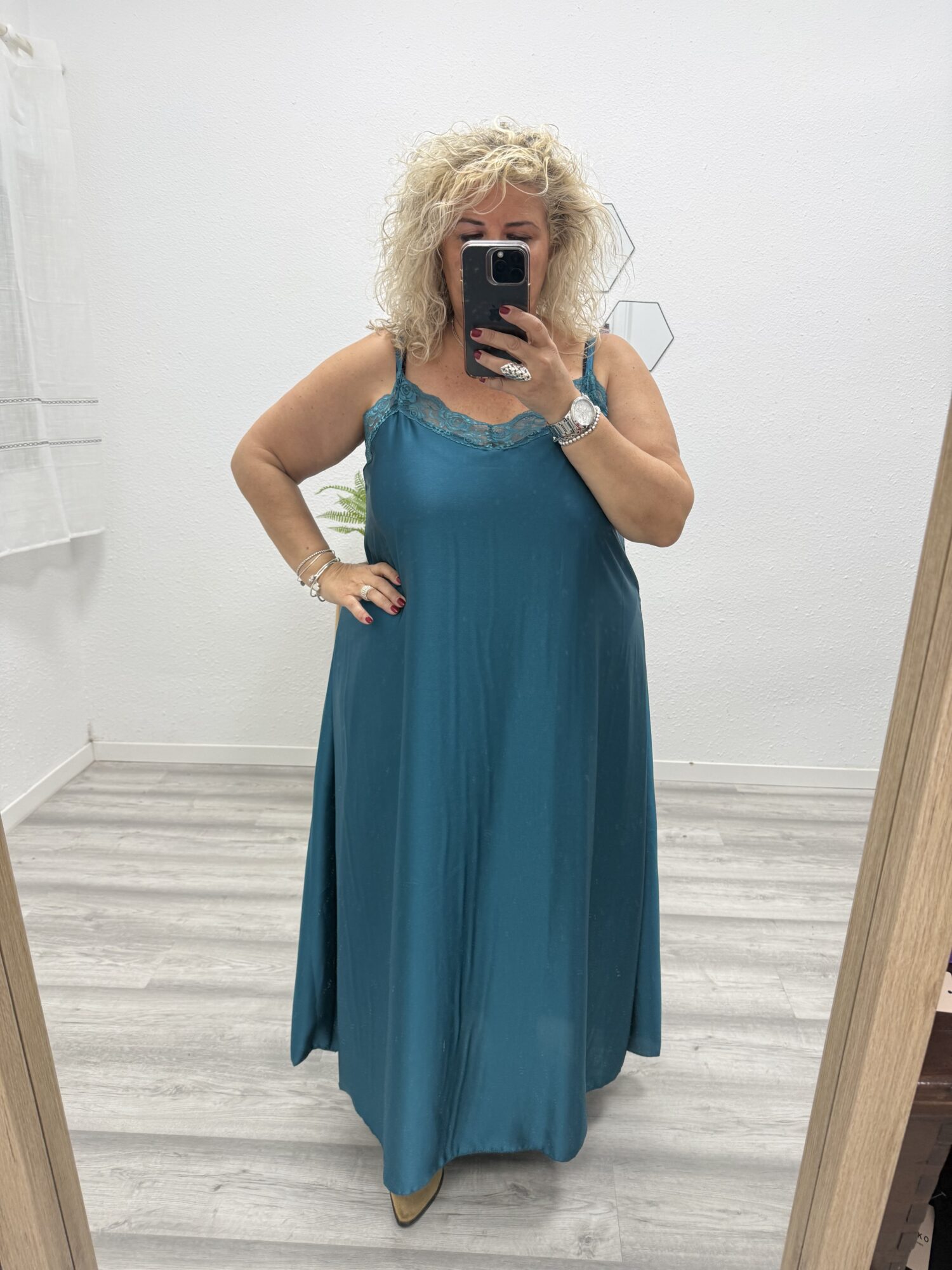 Vestido saten petroleo