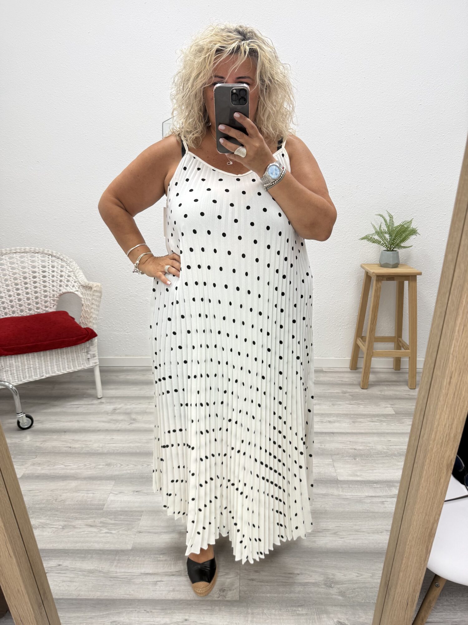 Vestido plisado lunares blanco