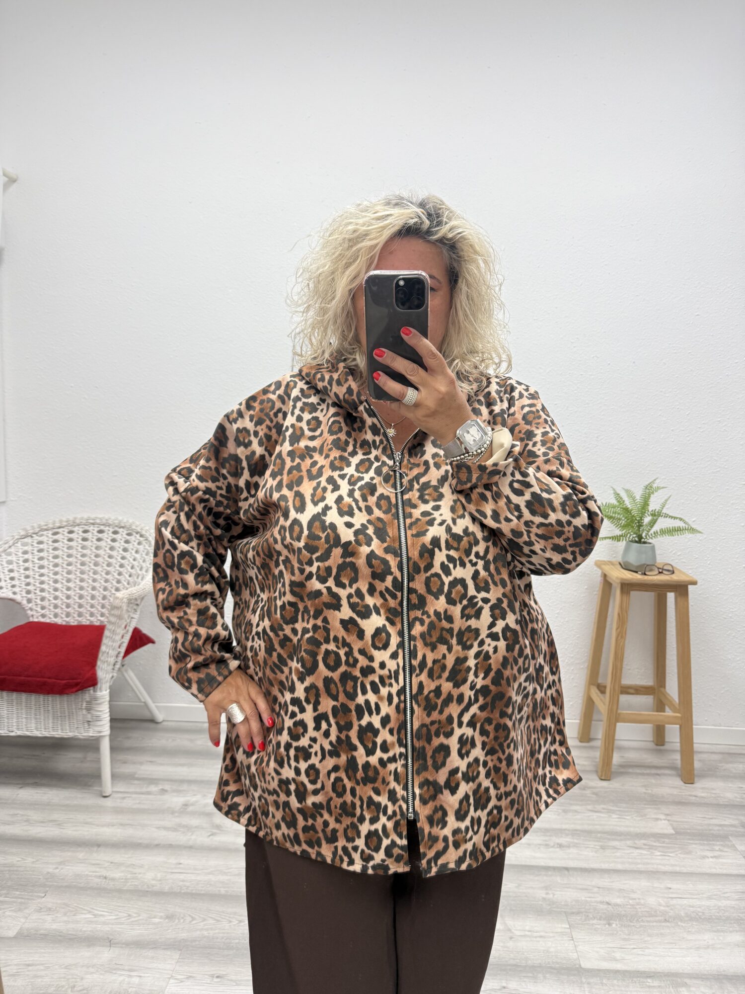 Chaqueta antelina animal print