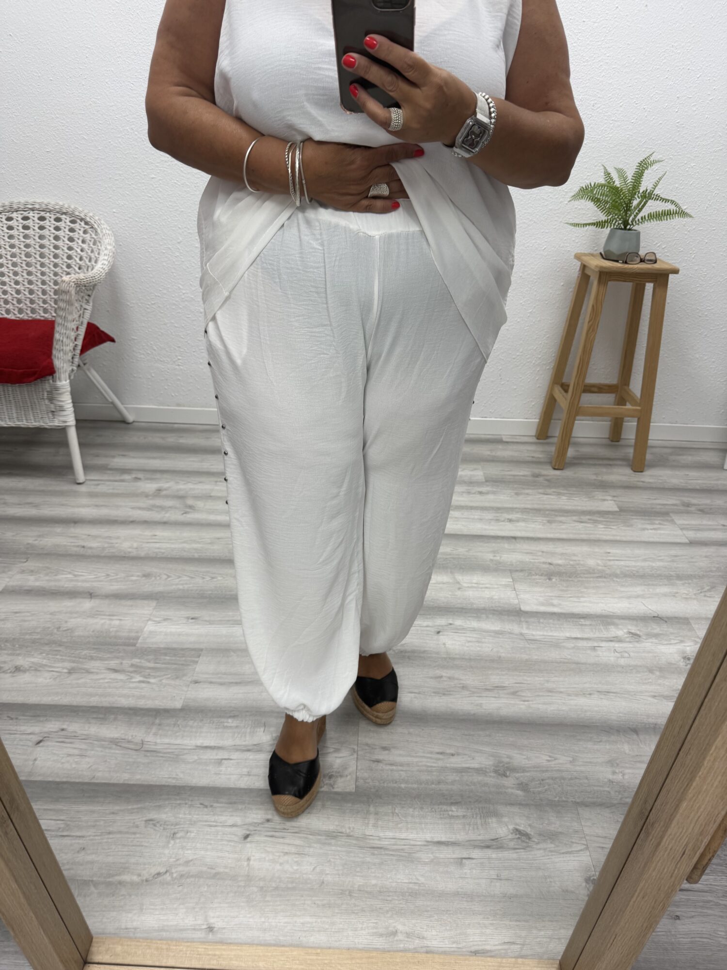 Pantalón bombacho tachuelas blanco