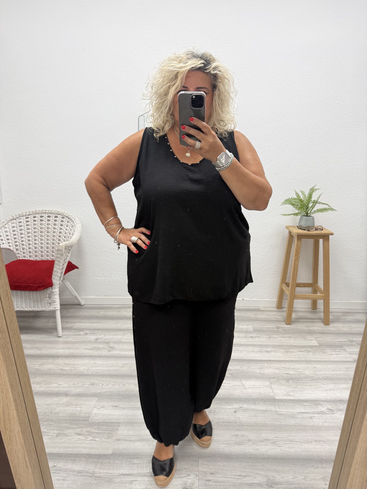 Conjunto bombacho tachuelas negro