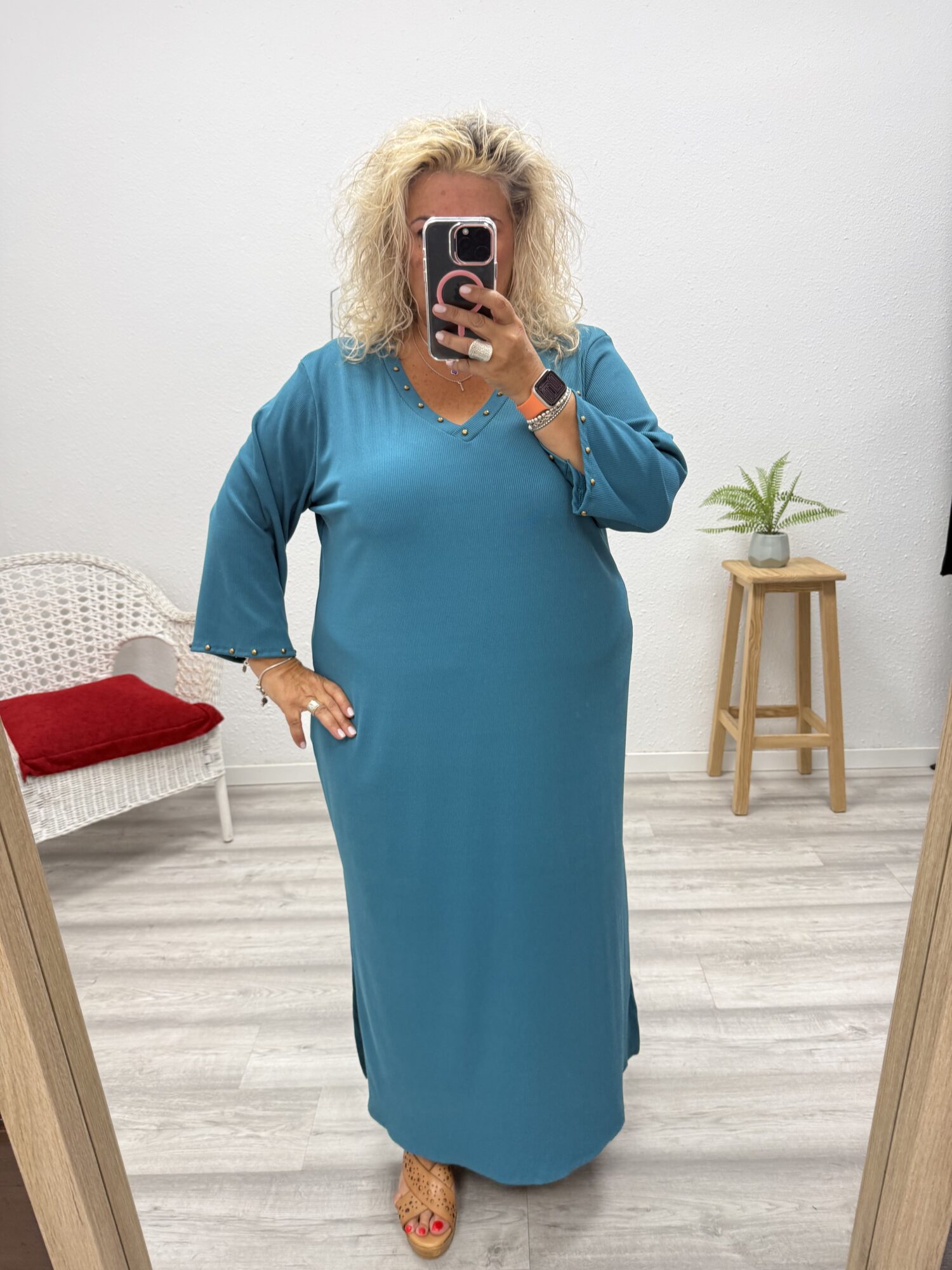Vestido canalé con tachuelas azul turquesa