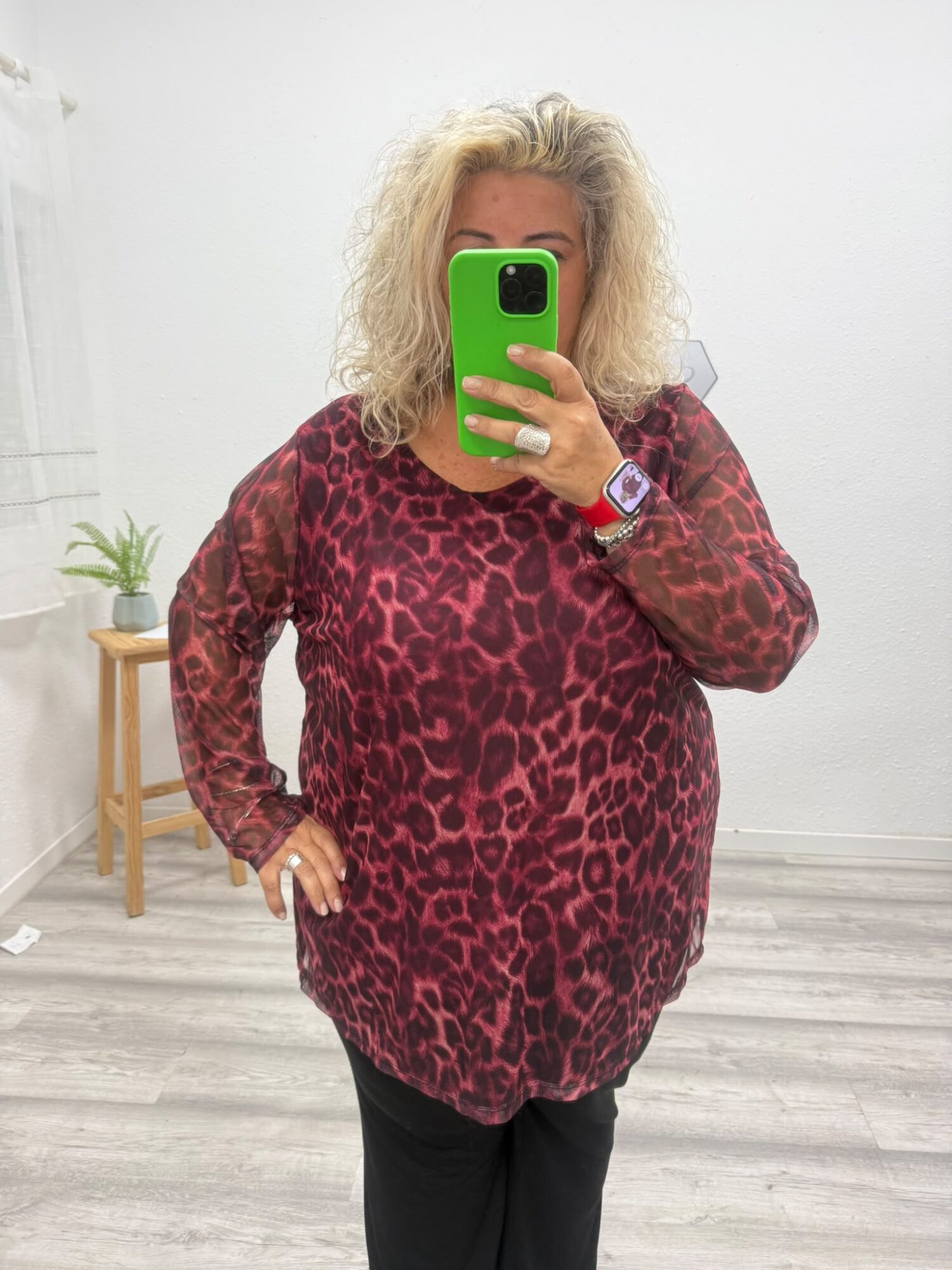 Camiseta tul animal print burdeos