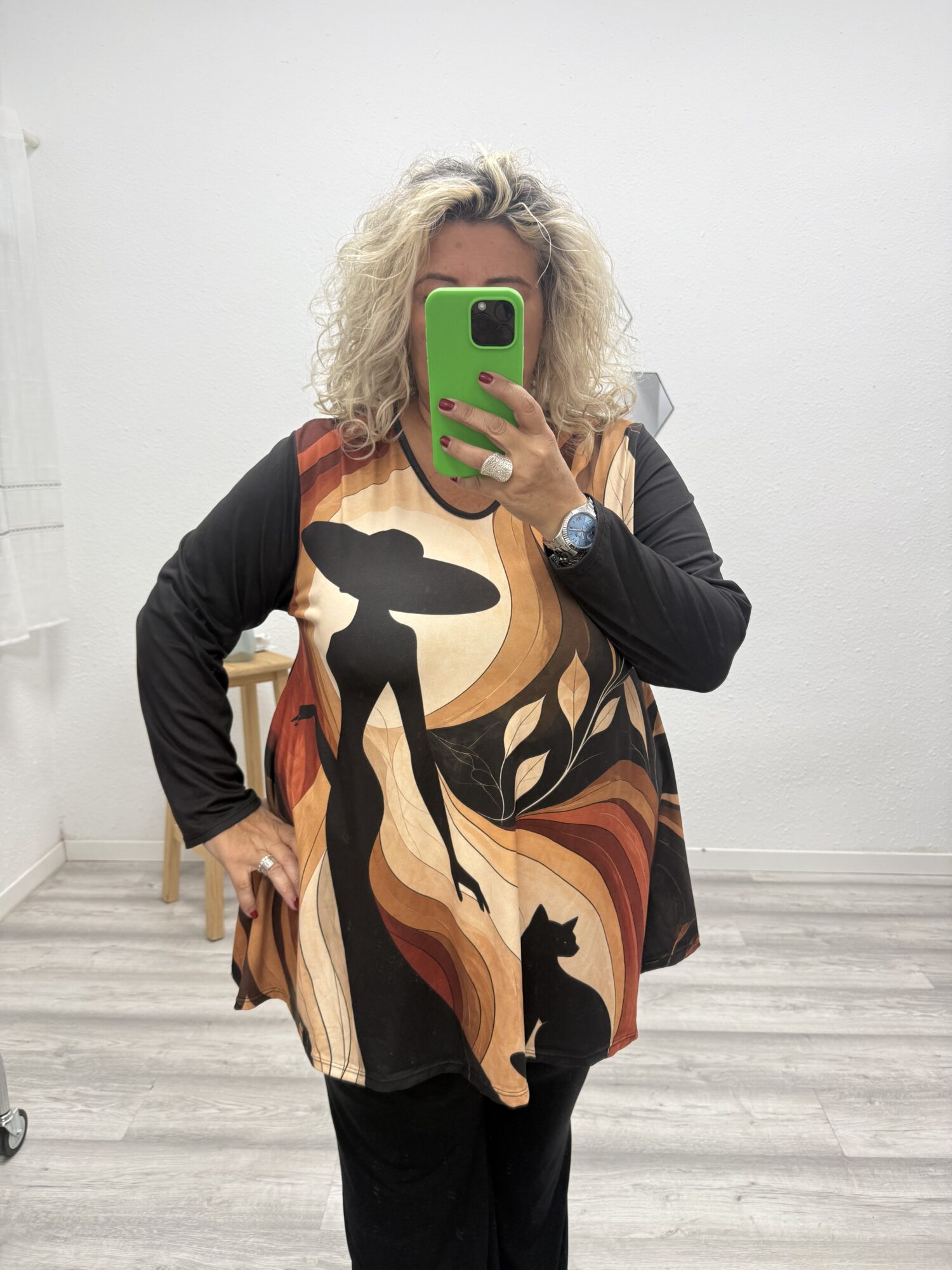 Camiseta figura y perro