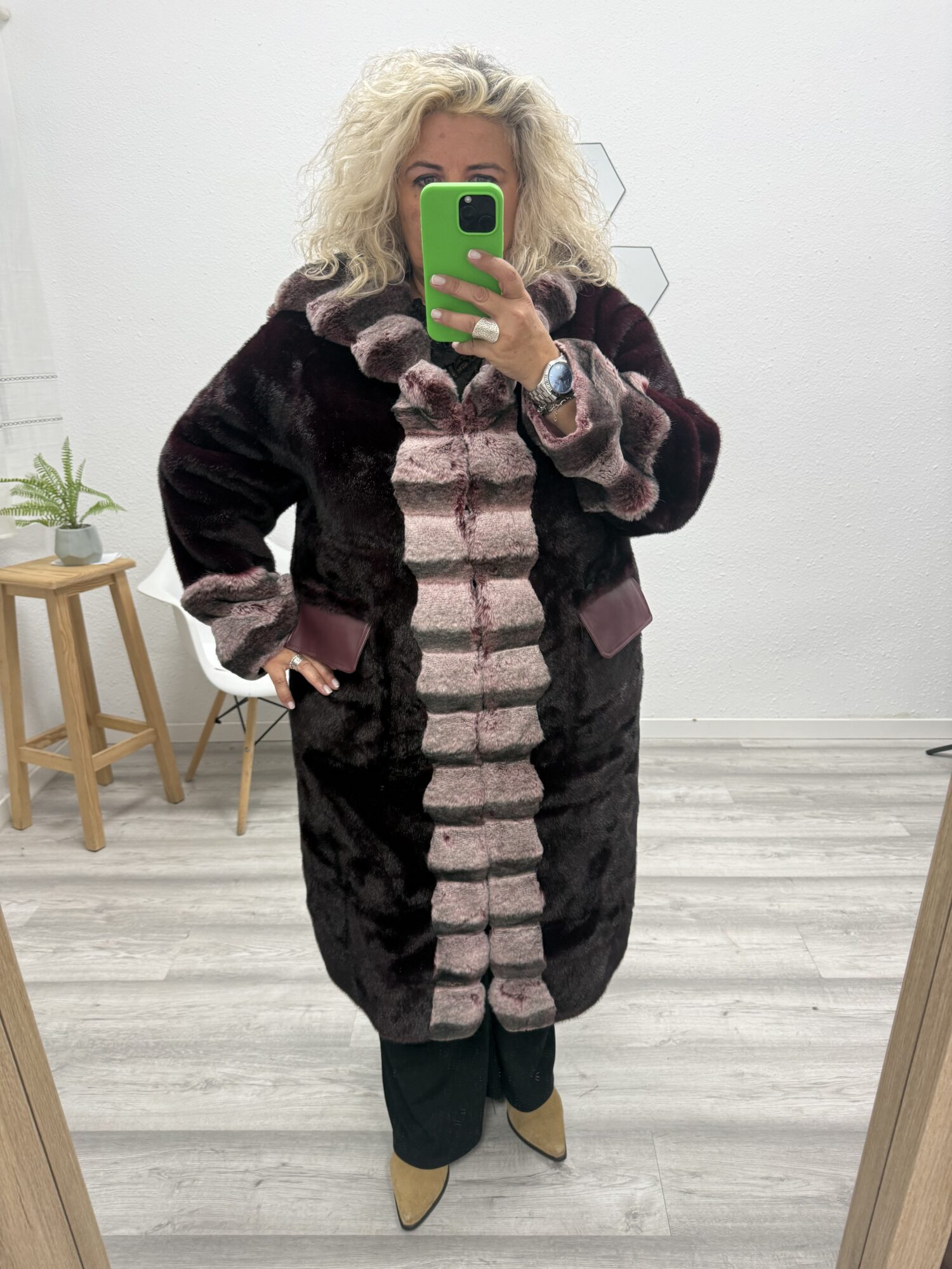 Abrigo pelo burdeos