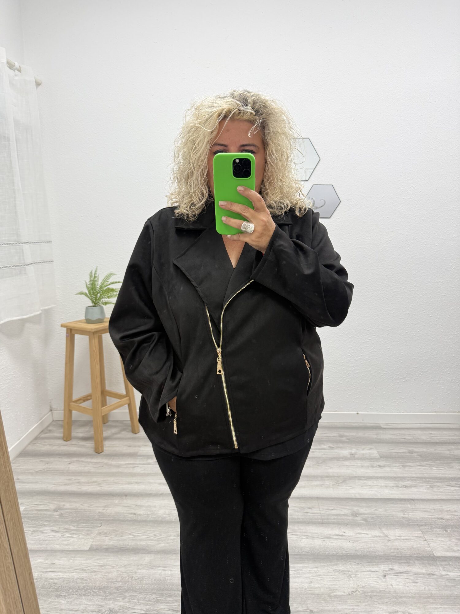 Biker antelina negro