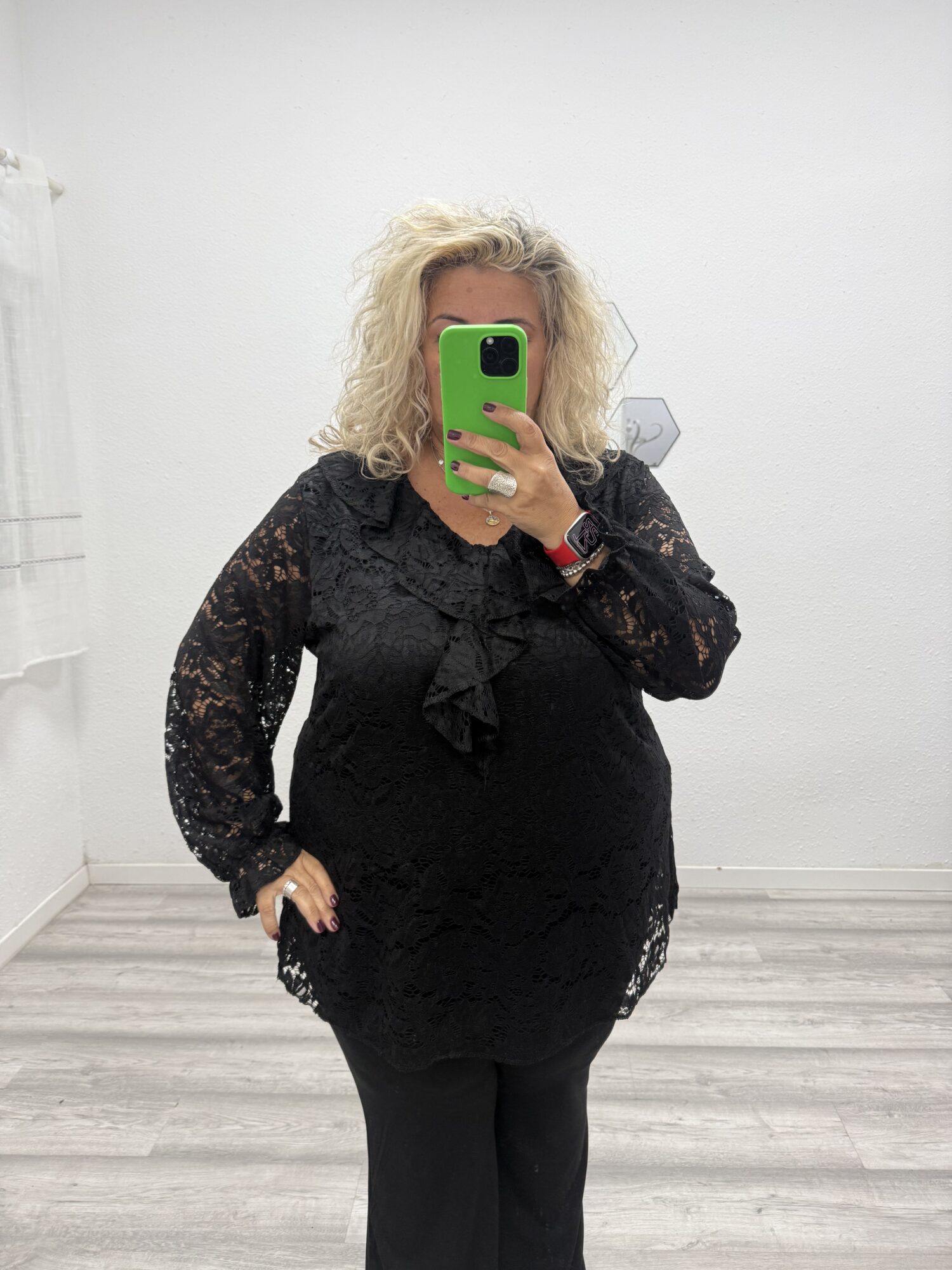 Blusa volante negra