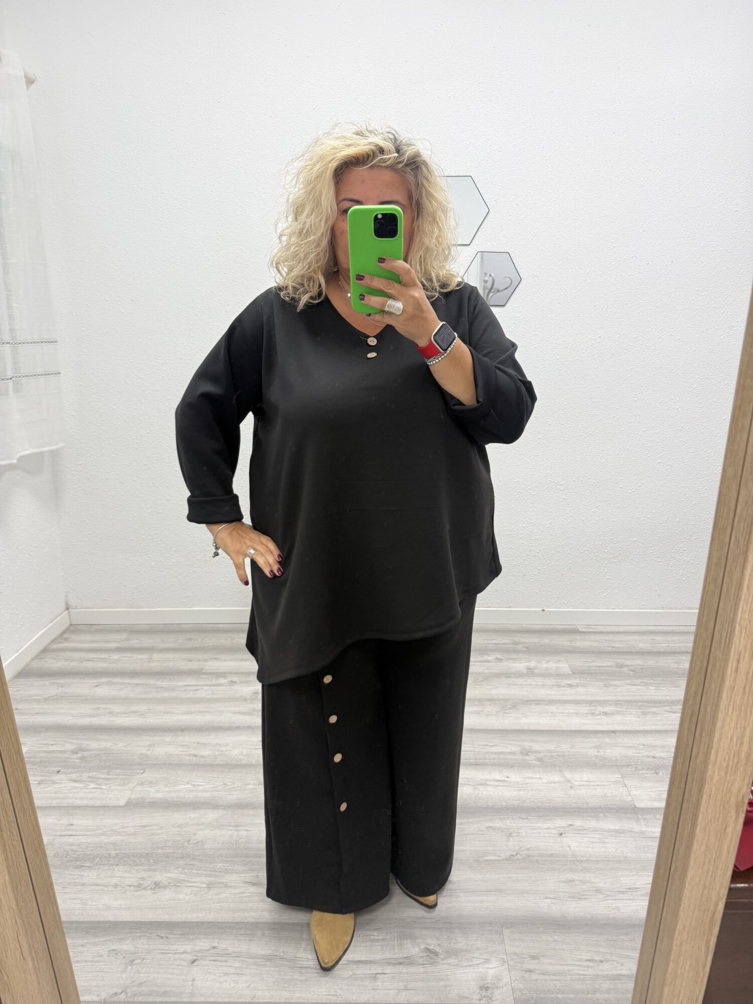 Traje botones negro