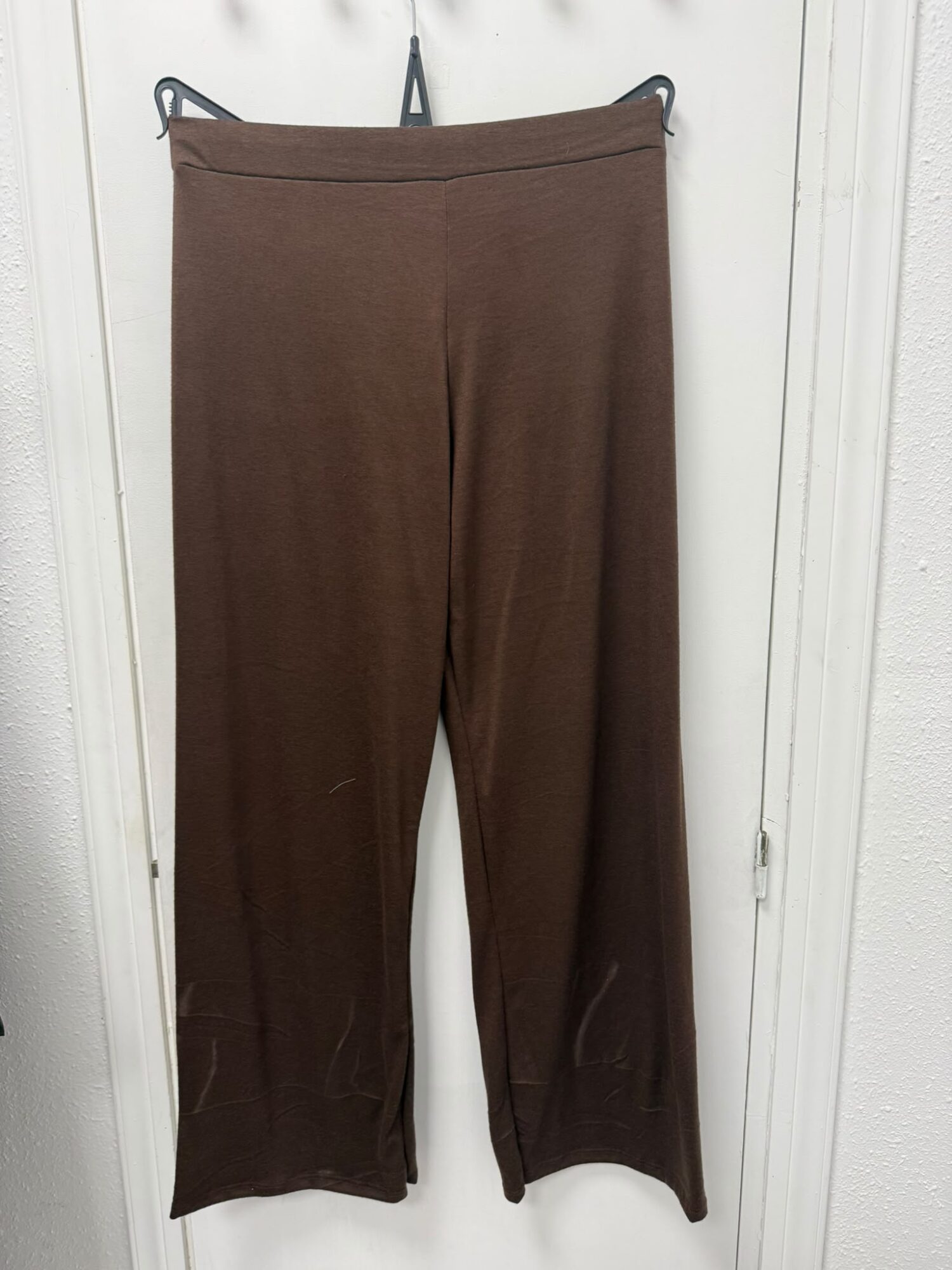 Pantalon recto punto fino chocolate