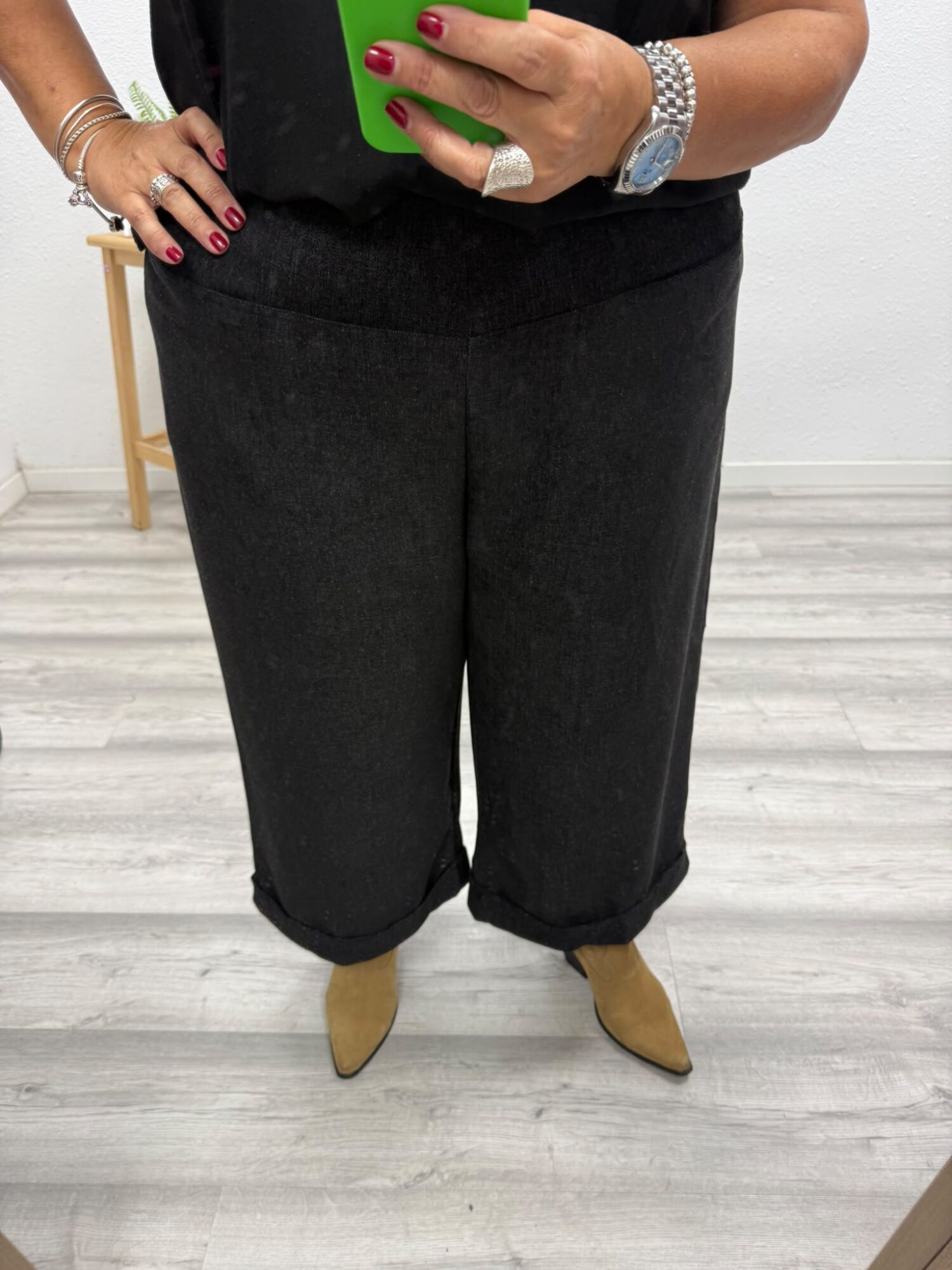 Pantalon midi negro